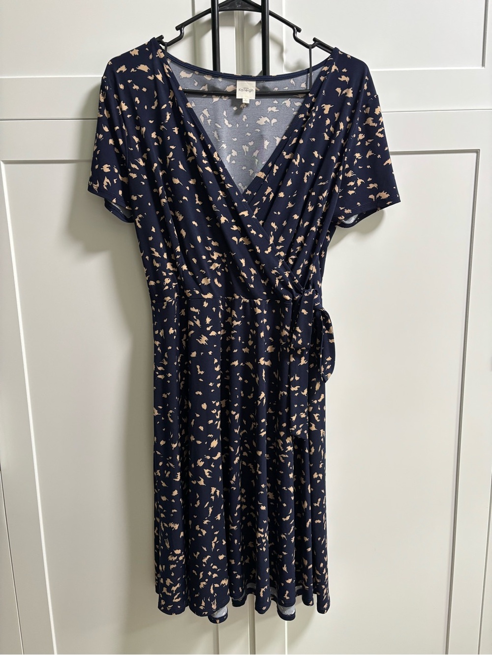 Kaileigh Arnett Faux Wrap Short Sleeve Knit Dress - Navy & Tan - Size XL